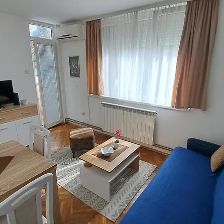 Stan Na Dan Sisters Belgrade